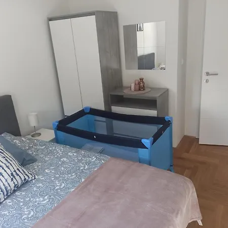 M&a Apartment-easy Airport Apartamento Lukavica